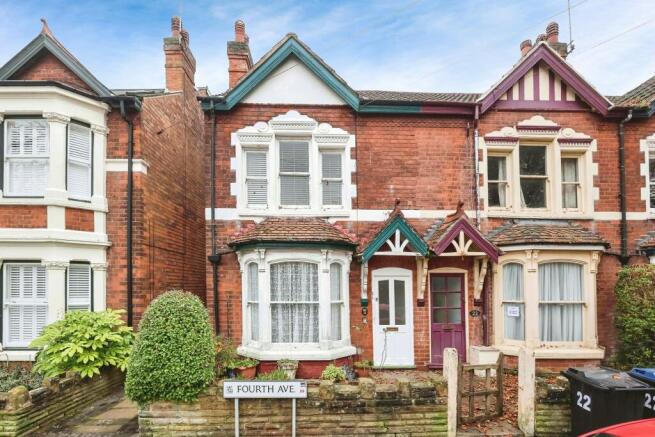 3 bed property, in Fourth Avenue, £340,000