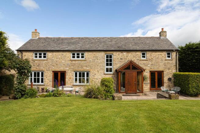 4 bed property, in West Pastures, £895,000