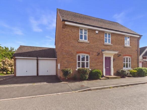 4 bed property, in Lyon Drive, £375,000