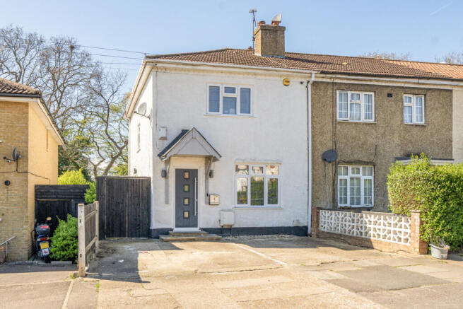 2 bed property, in Downderry Road, £425,000