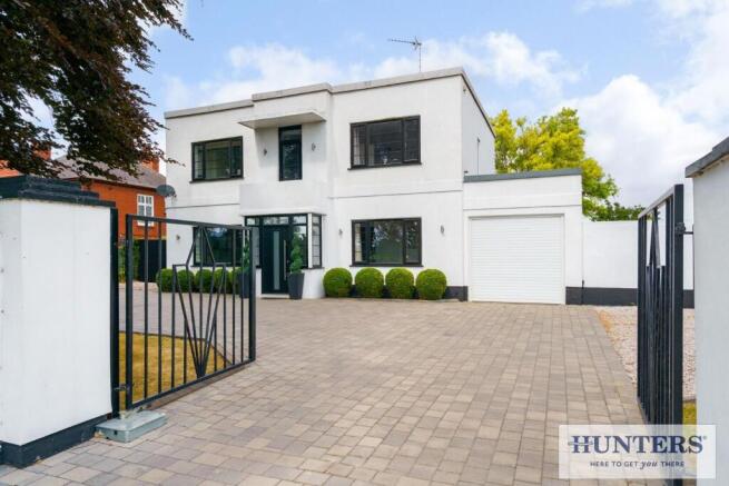 4 bed property, in Selby Road, £500,000