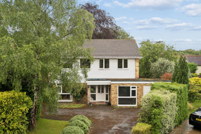 4 bed property, in Kennedy Close, £999,950