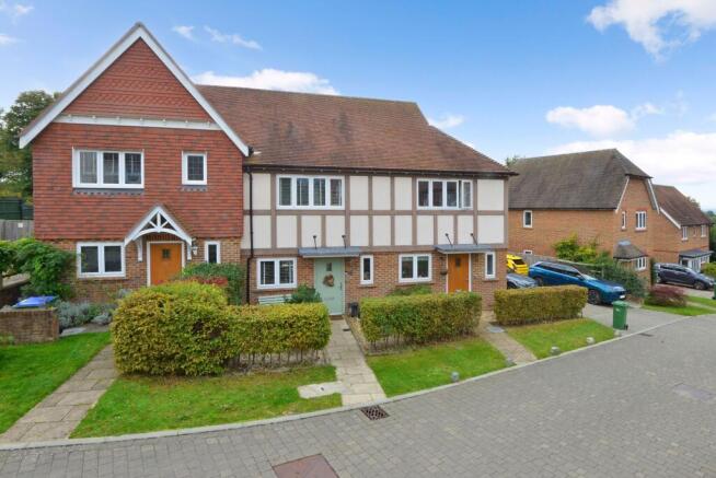 2 bed property, in Summerfold, £410,000