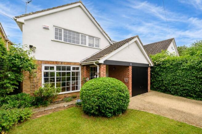 3 bed property, in Heath Drive, £450,000