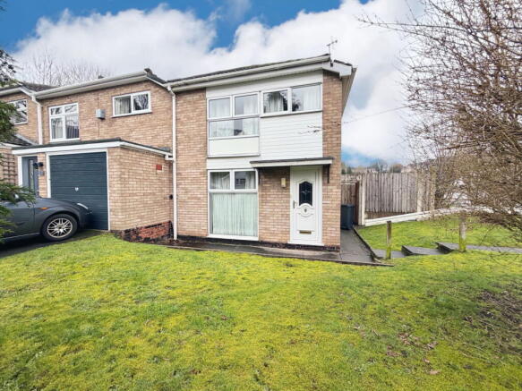 3 bed property, in Gayfield Avenue, £220,000