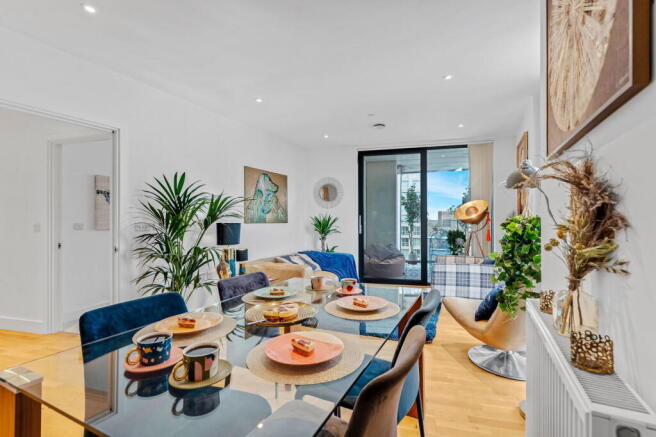 2 bed property, in Station Road, £425,000