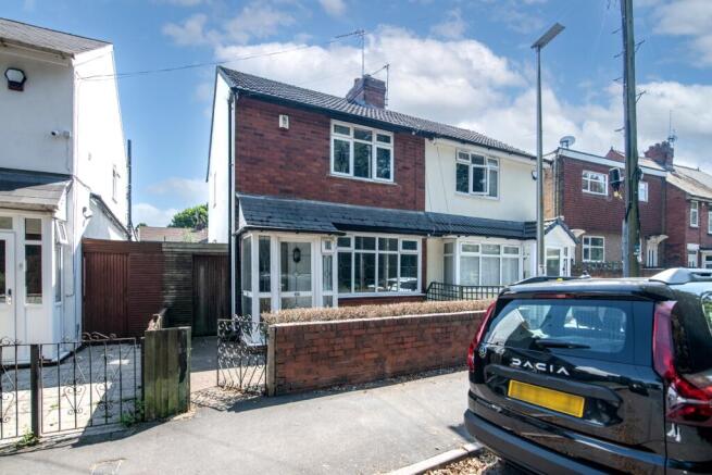 3 bed property, in Bull Lane, £260,000