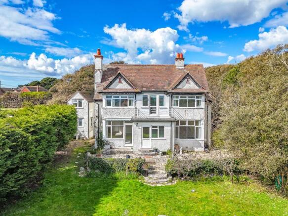 4 bed property, in Park Lane, £1,350,000