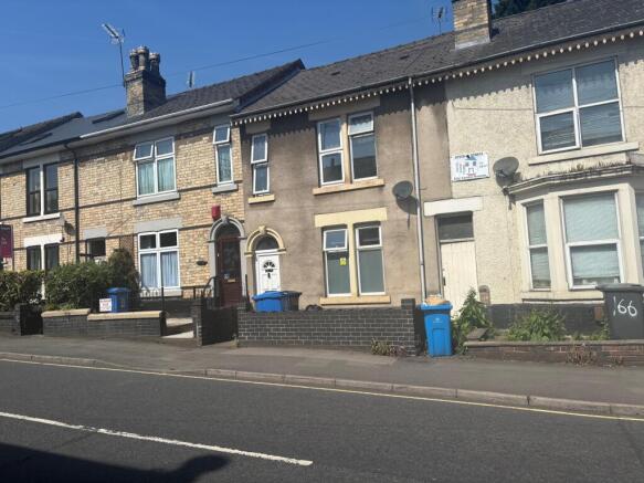5 bed property, in Uttoxeter Old Road, £175,000