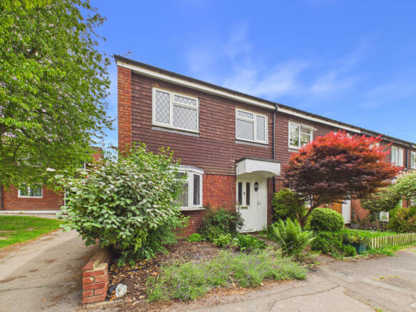 3 bed property, in Bristow Court, £390,000