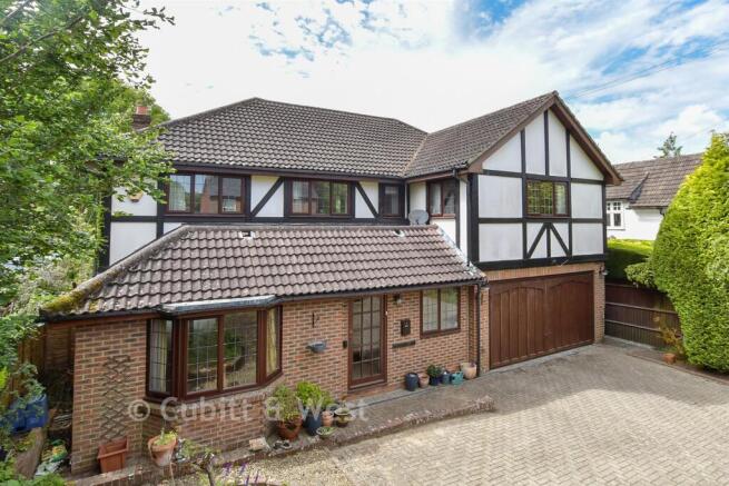 5 bed property, in Chapel Lane, £800,000