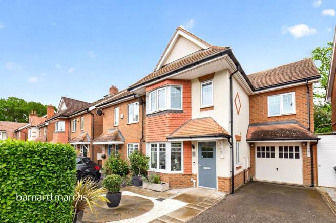 4 bed property, in Hengest Avenue, £775,000