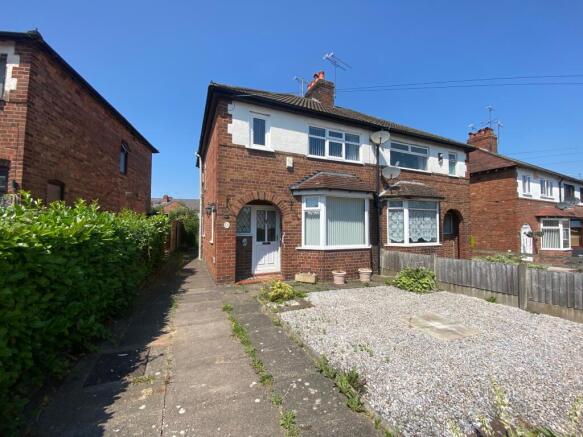 3 bed property, in Clydesdale Avenue, £170,000
