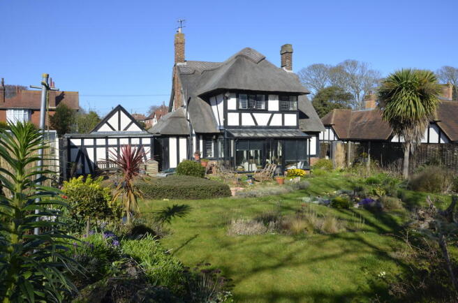 3 bed property, in Brook Lane, £600,000