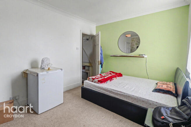 2 bed property, in Priory Road, £375,000