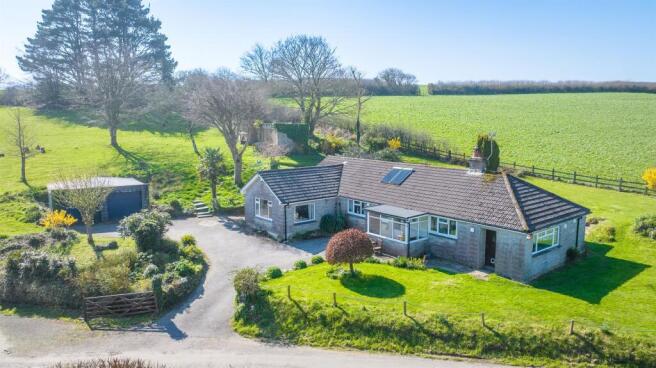 4 bed property, in Ladock, £595,000