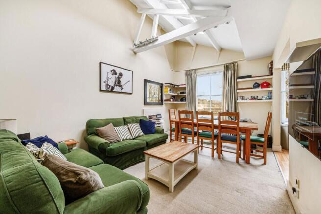 1 bed property, in Finborough Road, £420,000
