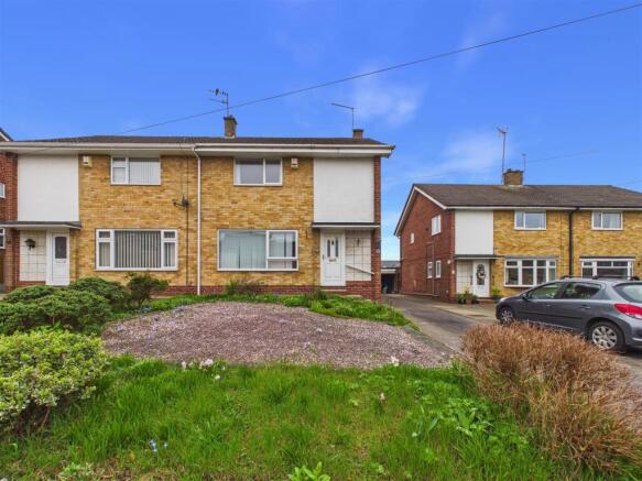 3 bed property, in St. Stephens Close, £230,000