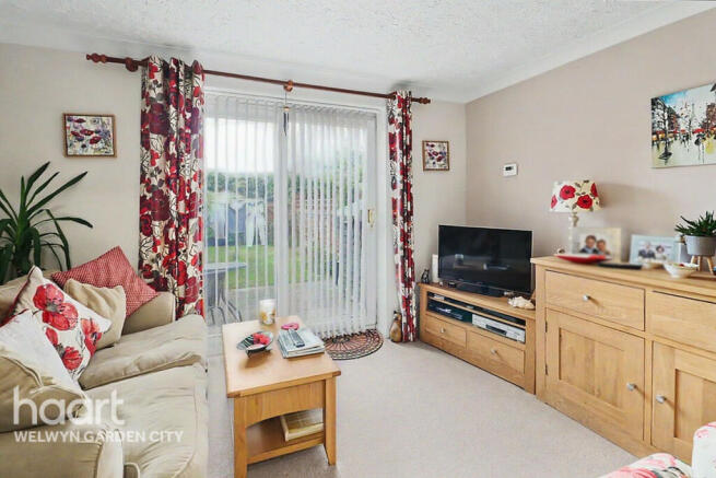 2 bed property, in Duncan Close, £375,000