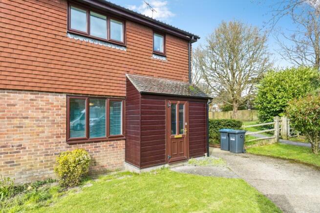 2 bed property, in West Park Road, £342,000
