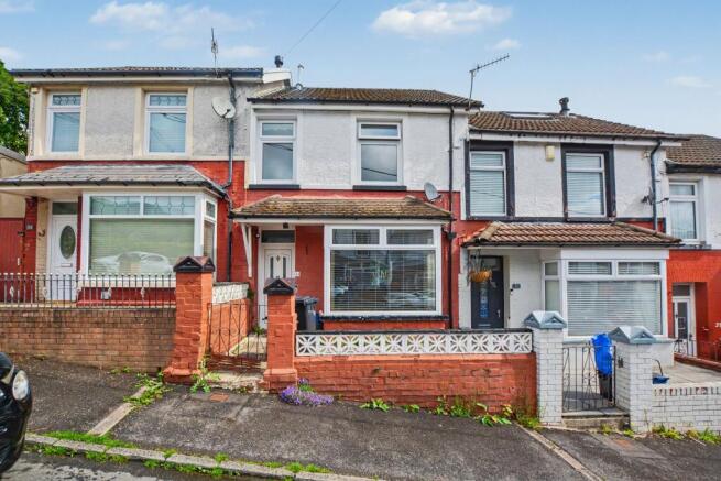 2 bed property, in Aberfan, £124,995