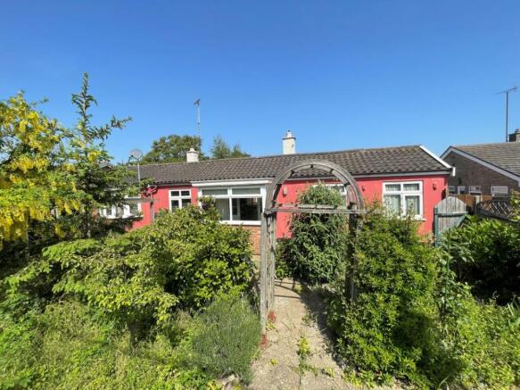 2 bed property, in 6 Jermyns Road, £180,000