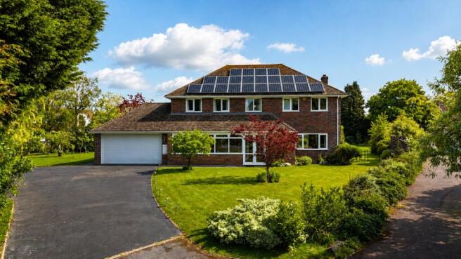 5 bed property, in Pelham Gardens, £1,150,000