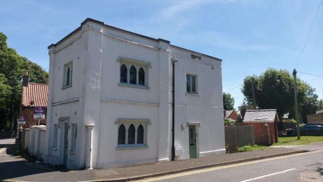 2 bed property, in South Street, £150,000
