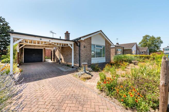 3 bed property, in Birkdale Avenue, £280,000