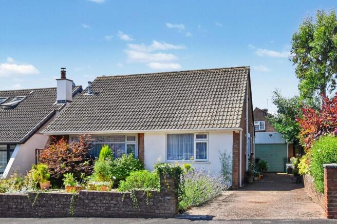 2 bed property, in Scott Drive, £450,000