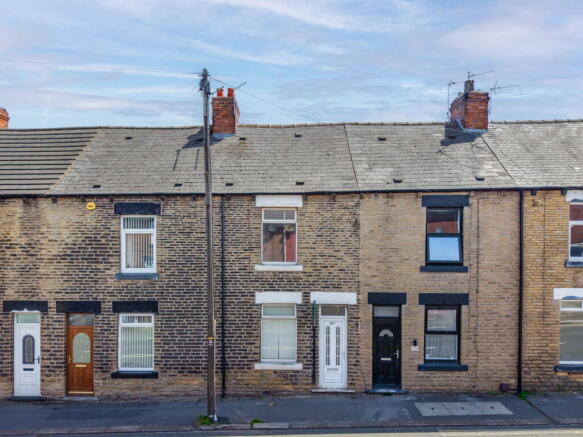3 bed property, in Pontefract Road, £150,000