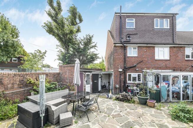 4 bed property, in Danescourt Crescent, £550,000