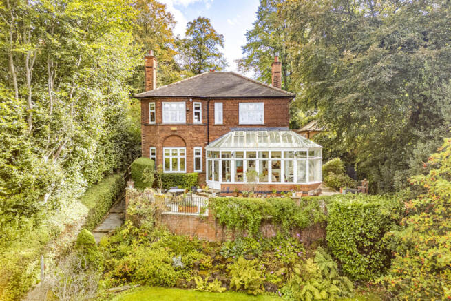 4 bed property, in Mountside House, £975,000