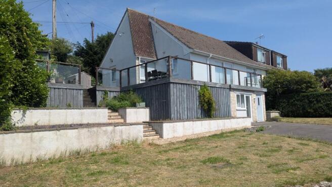 4 bed property, in The Green, £385,000