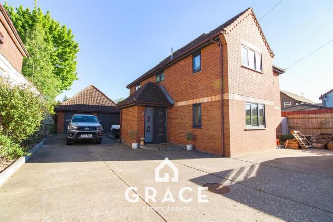 4 bed property, in Ashcroft Road, £435,000