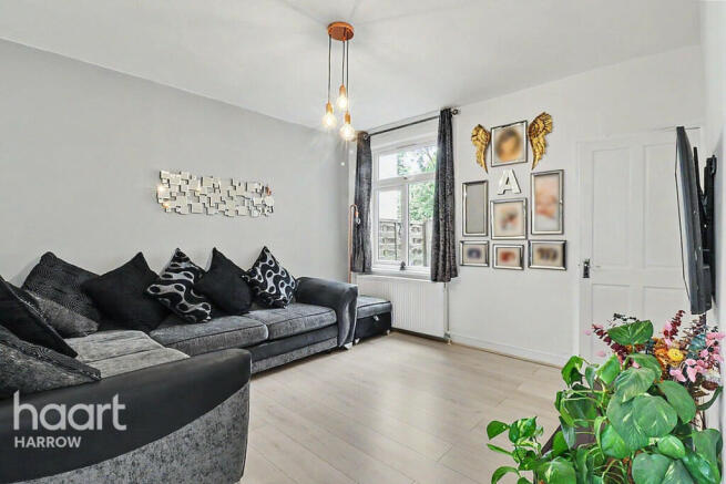 3 bed property, in Wellington Road, £500,000