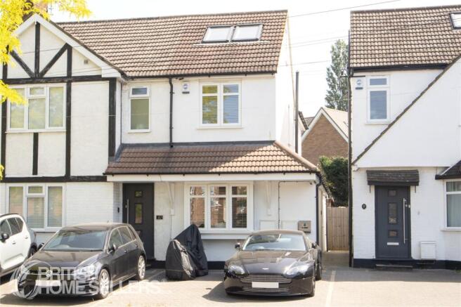 3 bed property, in Ashley Road, £675,000