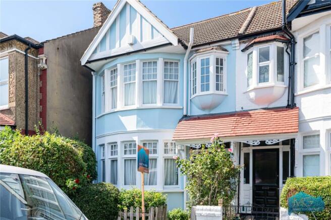 3 bed property, in Fallow Court Avenue, £850,000