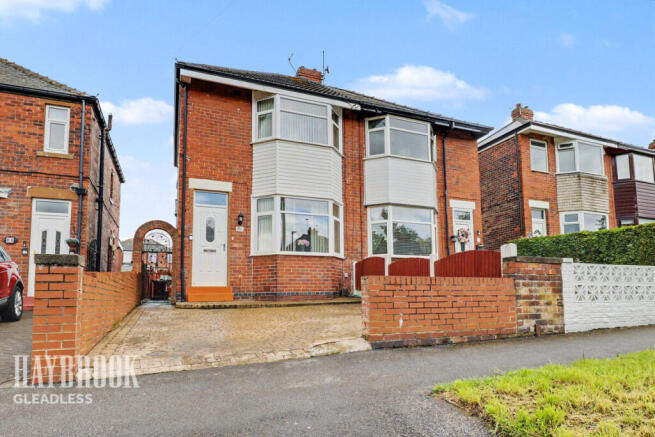 2 bed property, in Handsworth Avenue, £170,000