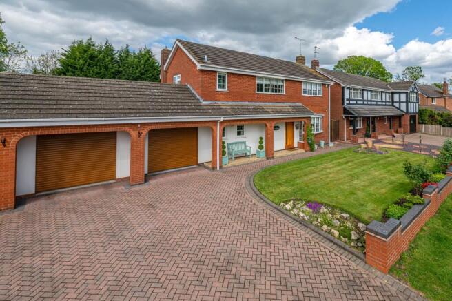 3 bed property, in Brewood Road, £550,000