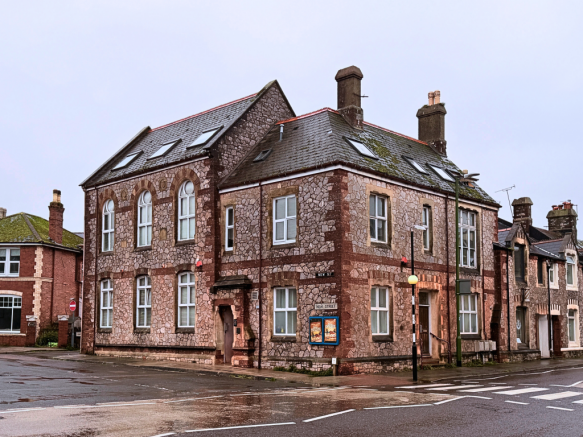 9 bed property, in Old Town Hall, £750,000