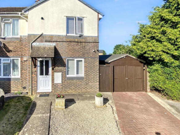 2 bed property, in Beazley Court, £270,000