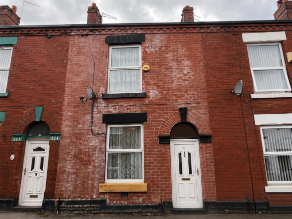 2 bed property, in Croft Street, £170,000