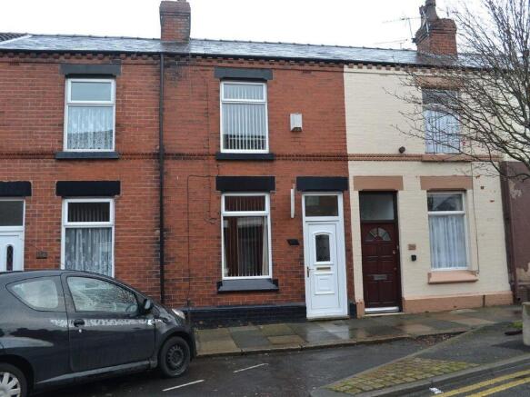 2 bed property, in Charles Street, £80,000