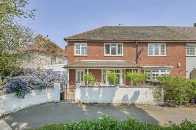 3 bed property, in Verdun Road, £850,000