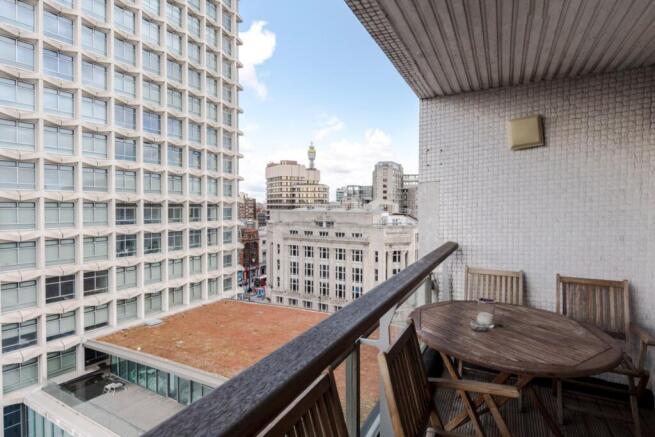 2 bed property, in 34 Centre Point House, £475,000
