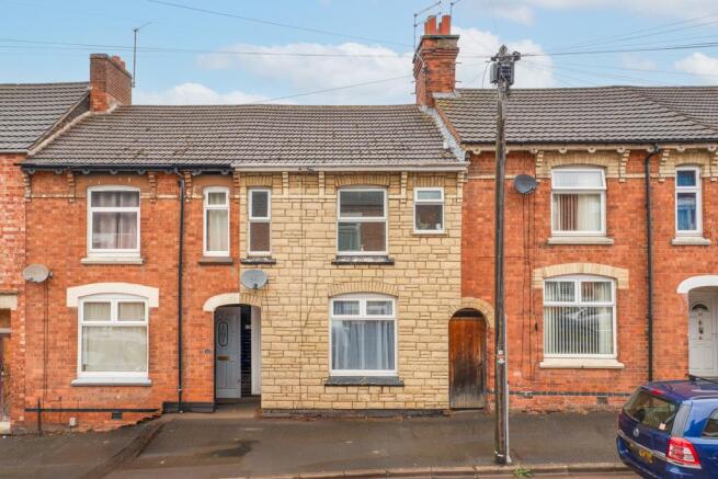 2 bed property, in Durban Road, £170,000
