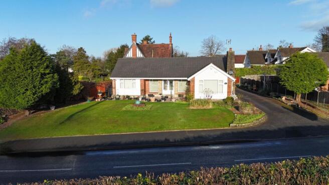3 bed property, in The Green, £375,000