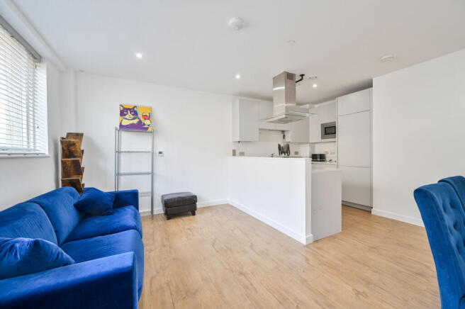 1 bed property, in Danson Mews, £300,000