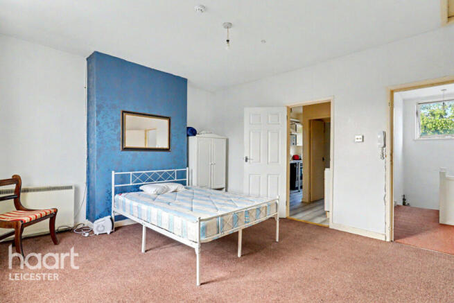 3 bed property, in Gotham Street, £325,000